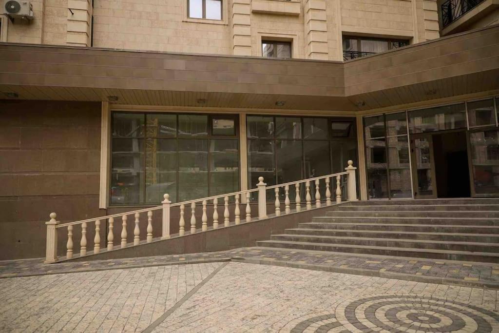 9Th And 6Th Floor Stylish Apartments With Mountainvista Бишкек Экстерьер фото