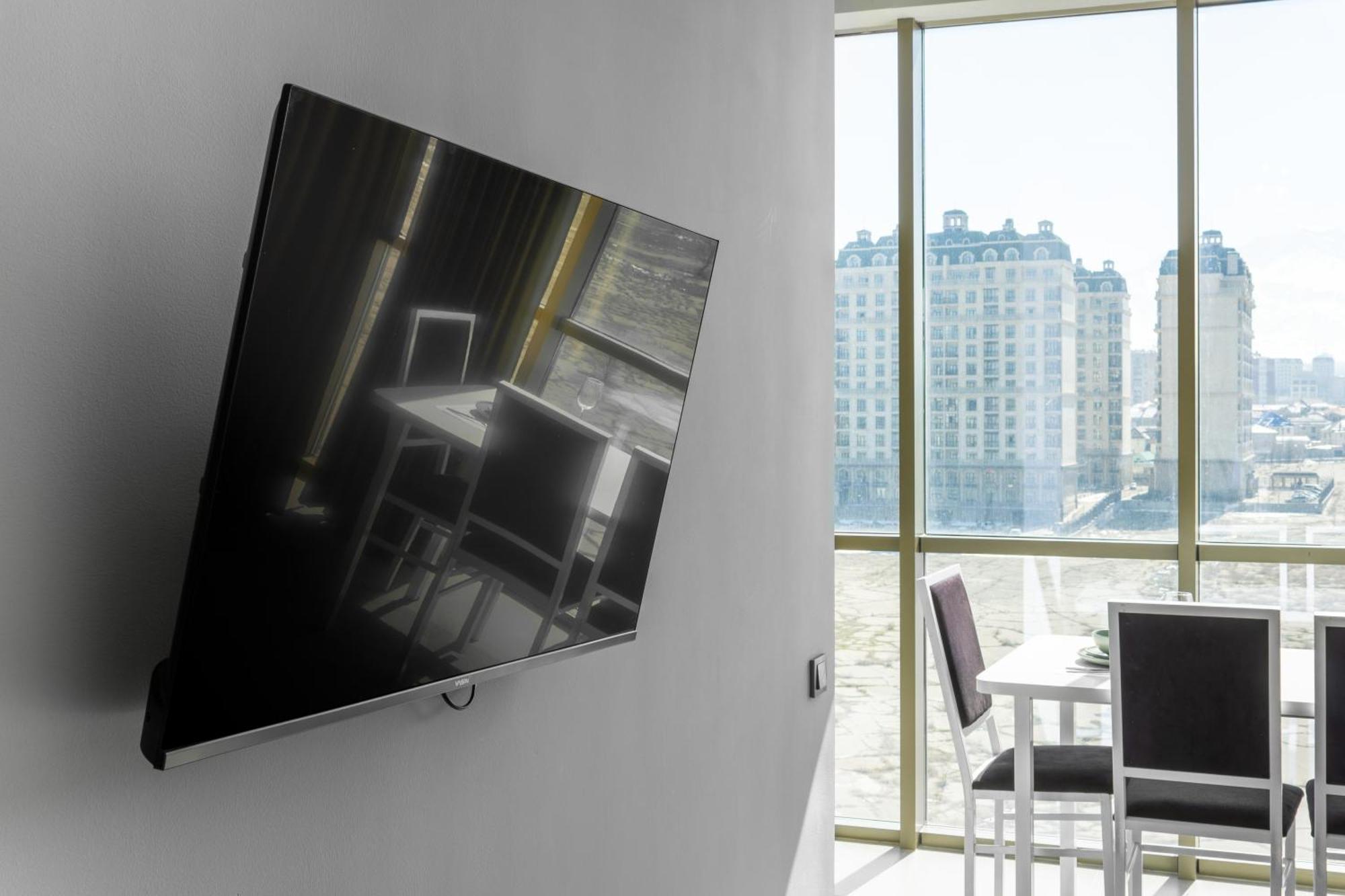 9Th And 6Th Floor Stylish Apartments With Mountainvista Бишкек Экстерьер фото