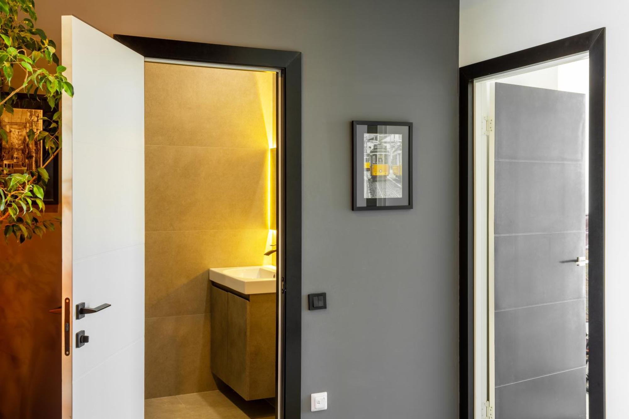 9Th And 6Th Floor Stylish Apartments With Mountainvista Бишкек Экстерьер фото