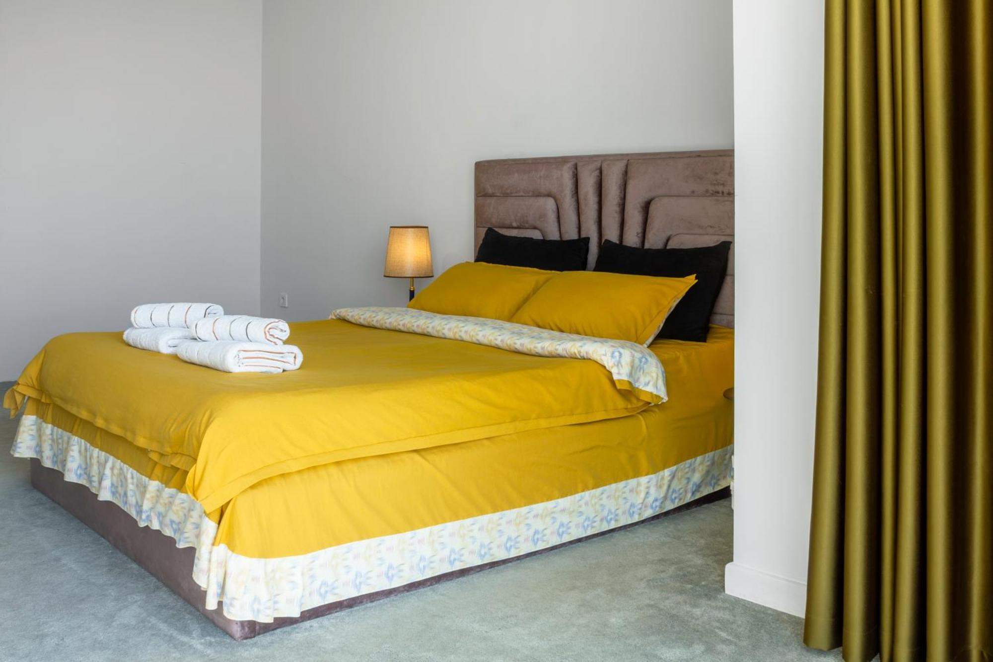 9Th And 6Th Floor Stylish Apartments With Mountainvista Бишкек Экстерьер фото