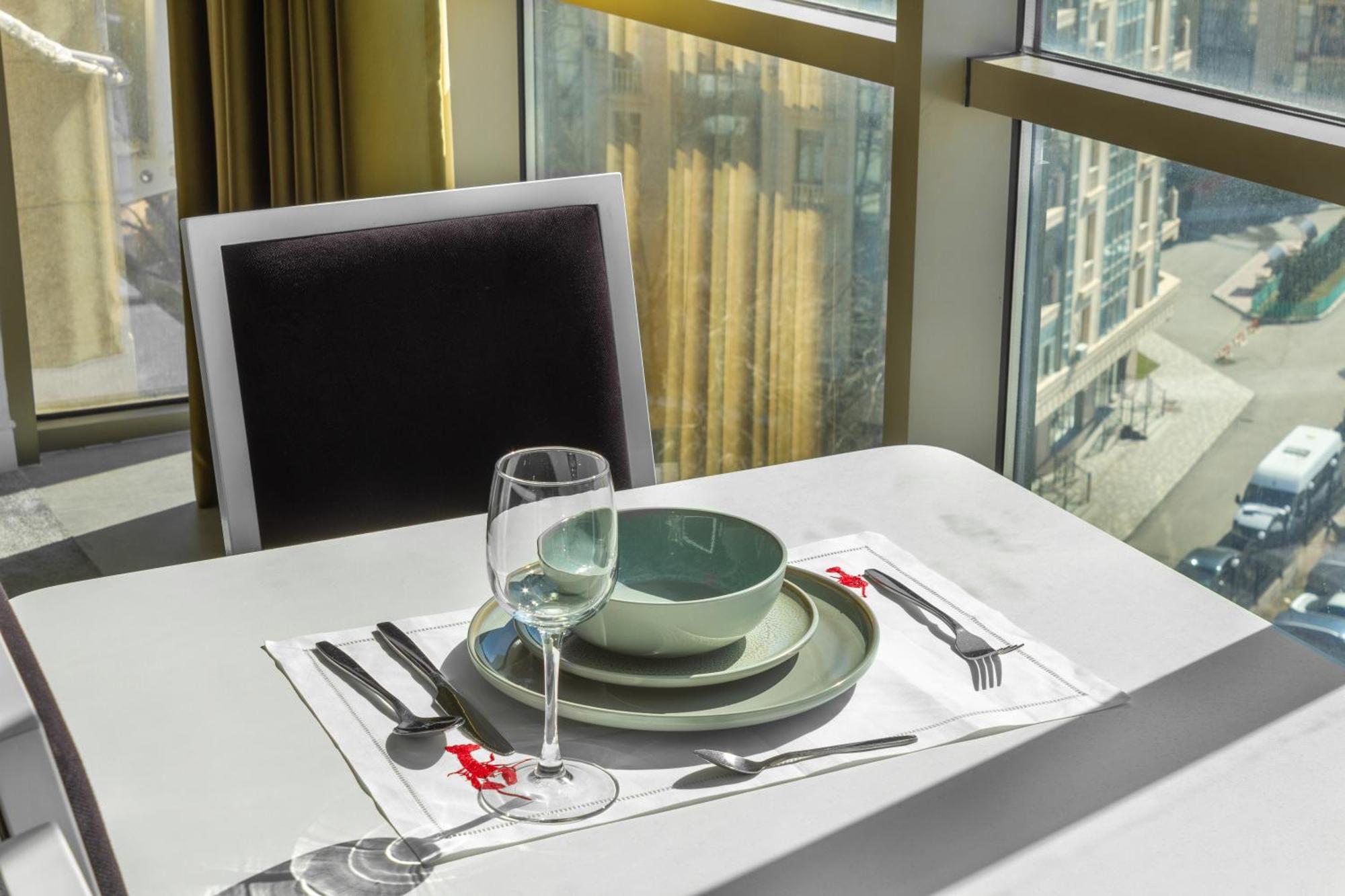 9Th And 6Th Floor Stylish Apartments With Mountainvista Бишкек Экстерьер фото