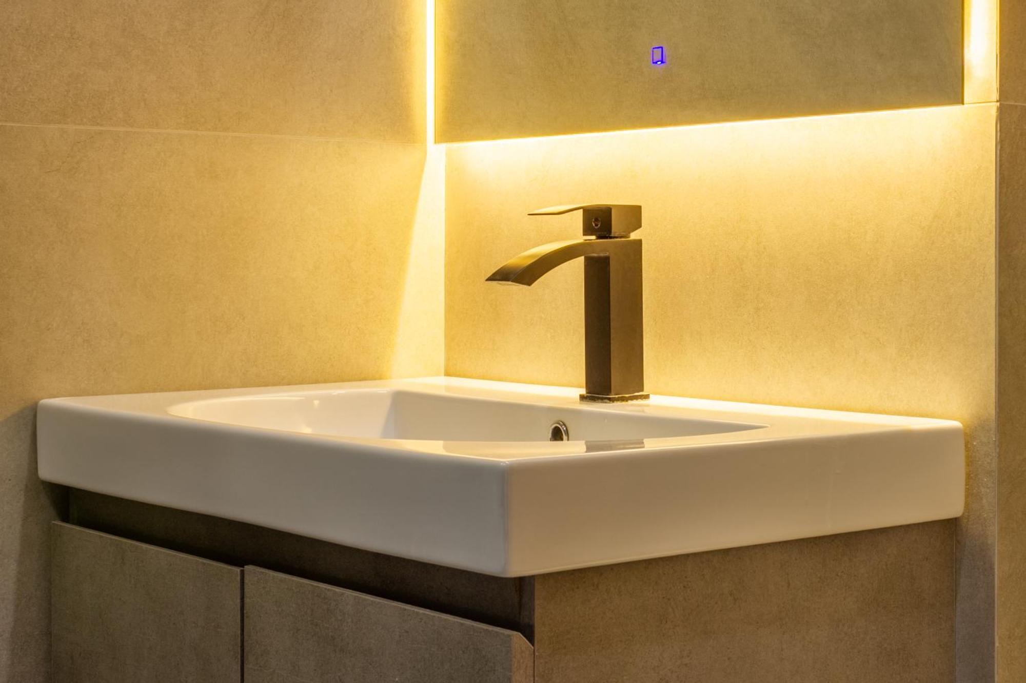 9Th And 6Th Floor Stylish Apartments With Mountainvista Бишкек Экстерьер фото