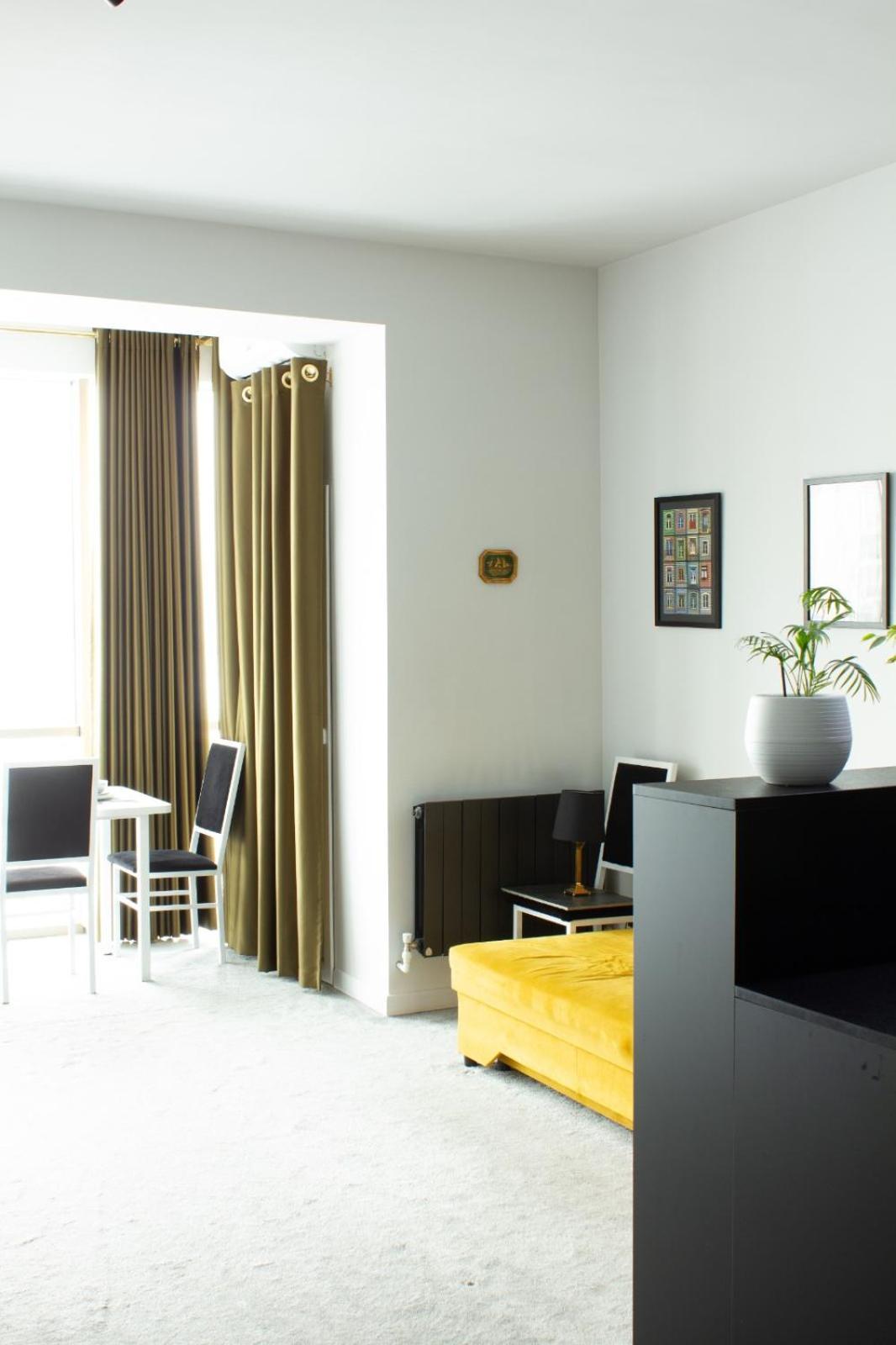 9Th And 6Th Floor Stylish Apartments With Mountainvista Бишкек Экстерьер фото