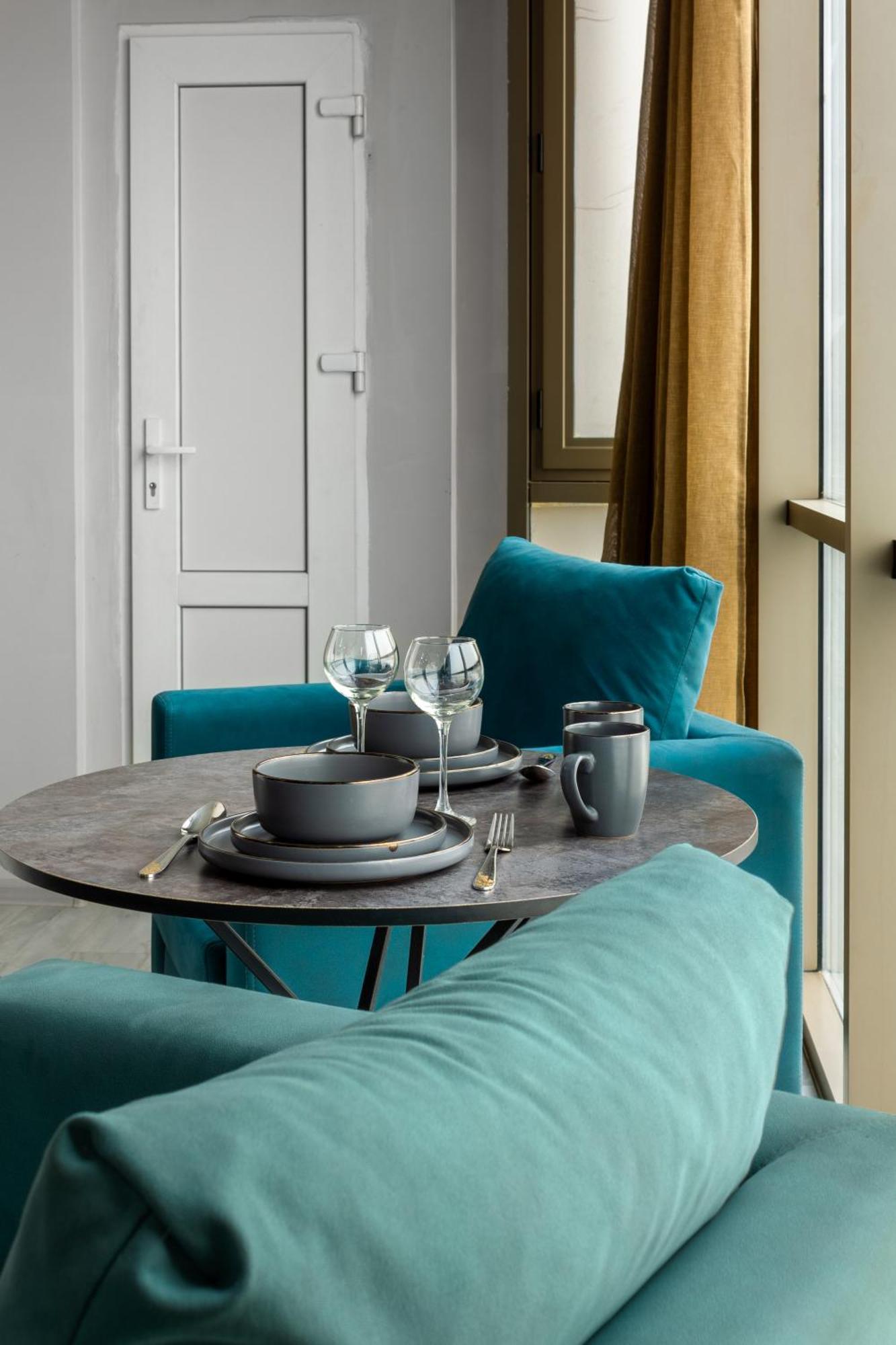 9Th And 6Th Floor Stylish Apartments With Mountainvista Бишкек Экстерьер фото